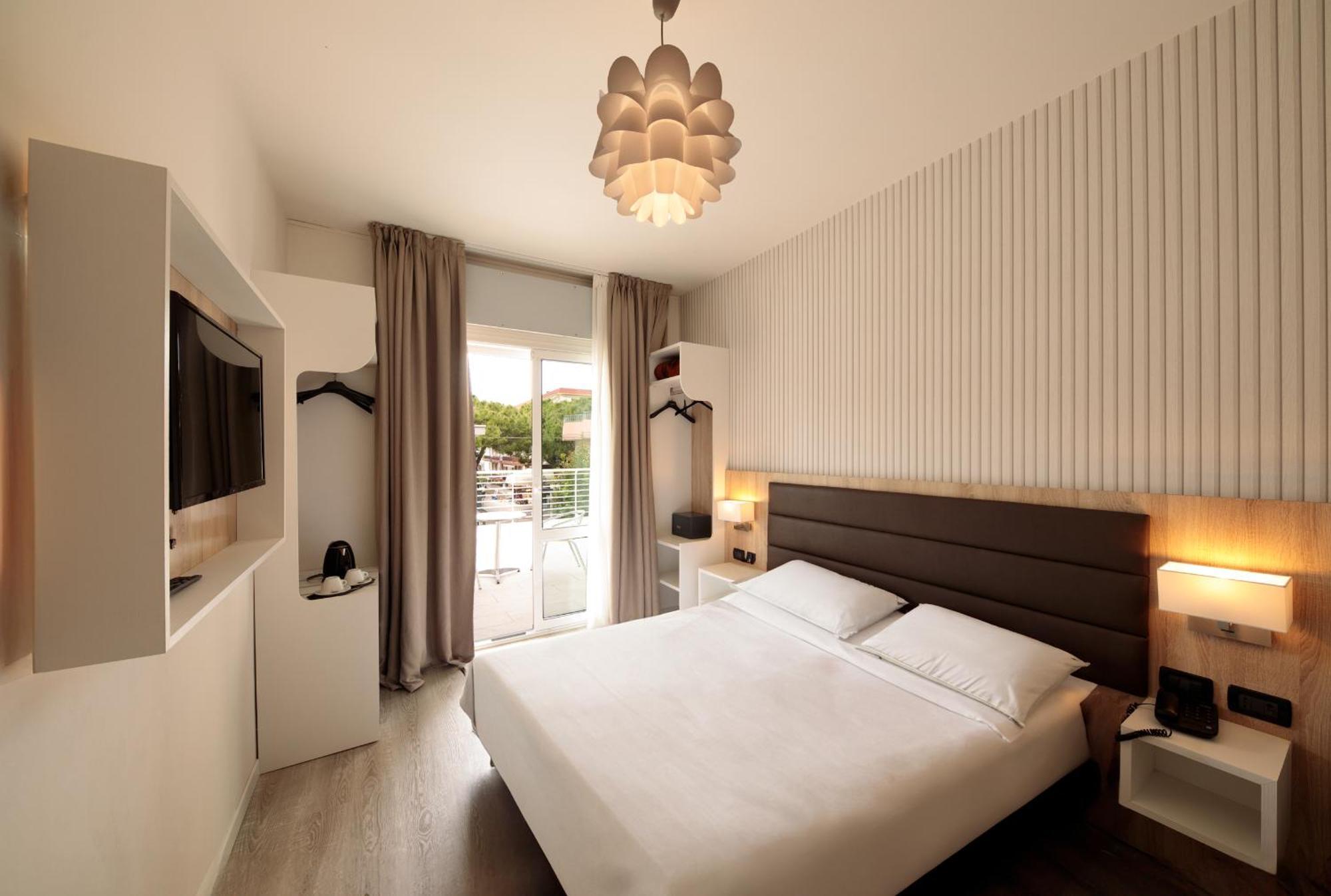 Hotel Derby S Lido di Jesolo Exterior photo