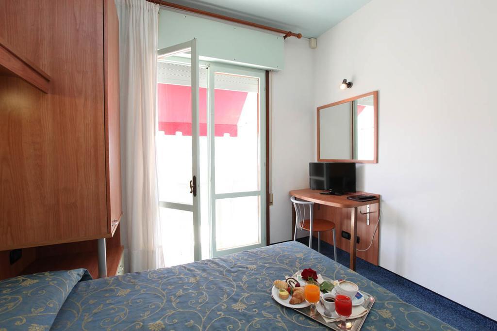 Hotel Derby S Lido di Jesolo Exterior photo
