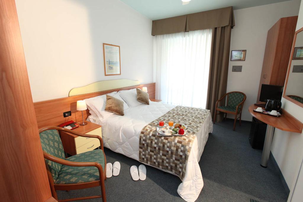 Hotel Derby S Lido di Jesolo Exterior photo