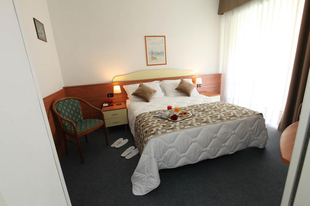Hotel Derby S Lido di Jesolo Exterior photo